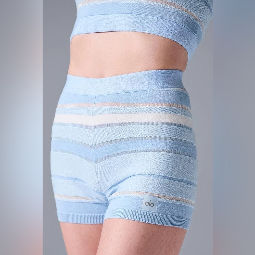 Alo Yoga Sport Play High-Waist Knit Shorts Light Blue Ivory Stripe Soft Stretch